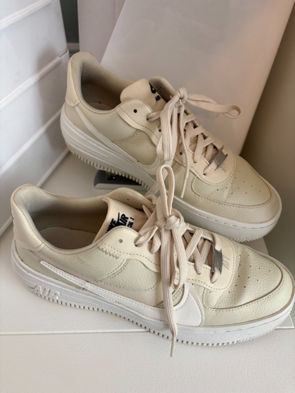 Nike Women's Air Force 1 PlatForm Fossil Size 9 - Cream color